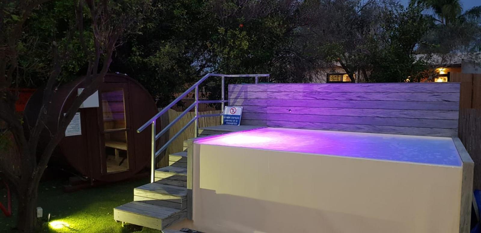 ביקתפוז וקלמנטינה- מתחם בקתות וסוויטות עם ג'קוזי פרטי ובריכה משותפת 호텔 리만 외부 사진
