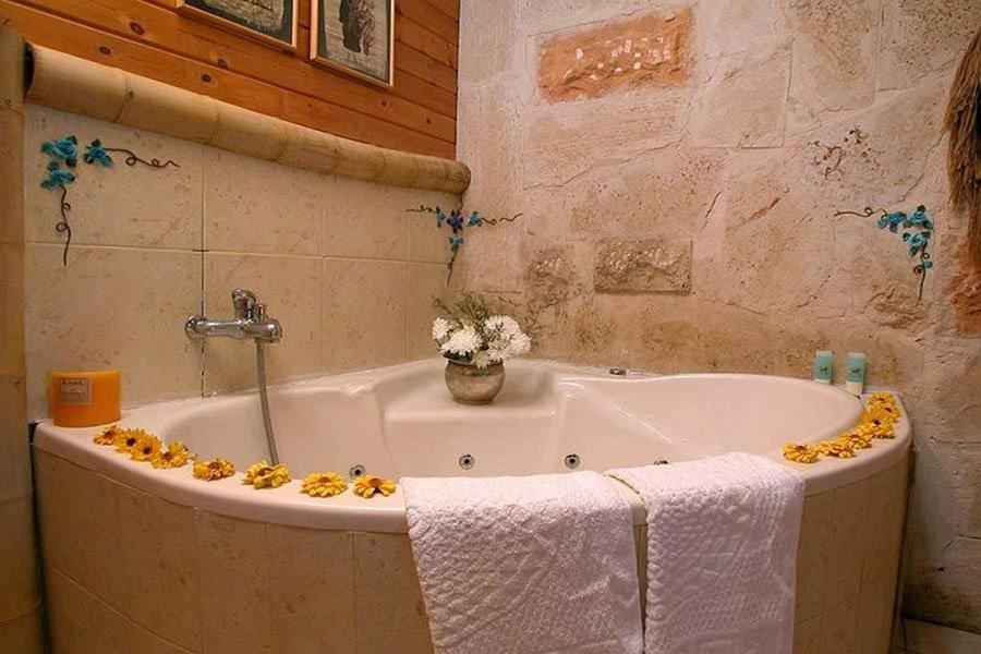 ביקתפוז וקלמנטינה- מתחם בקתות וסוויטות עם ג'קוזי פרטי ובריכה משותפת 호텔 리만 외부 사진